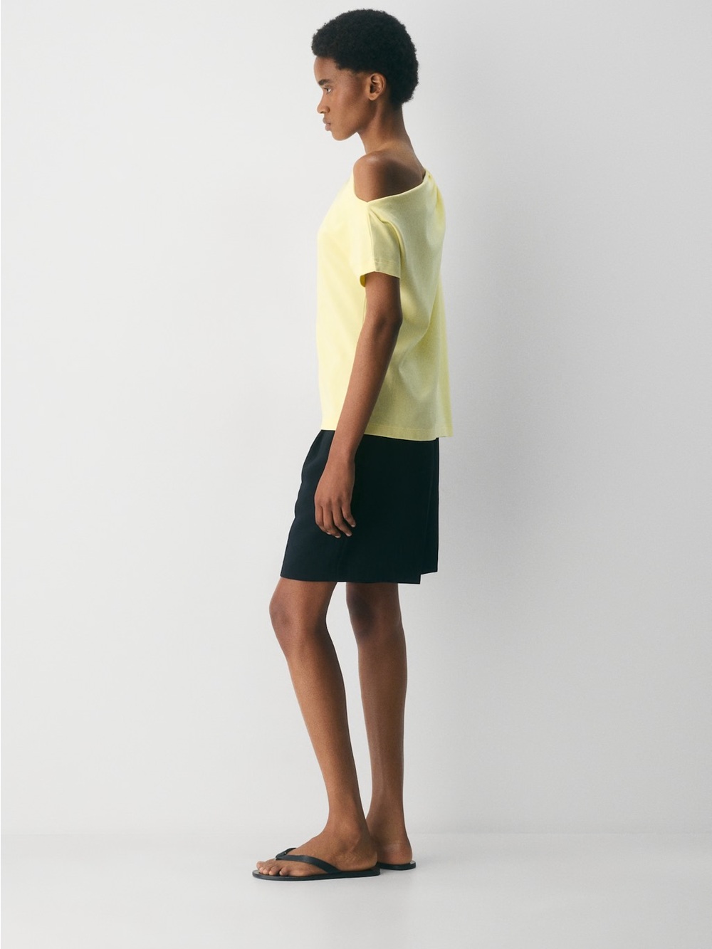NWT Aritizia Babaton InterLock Cotton Script Top, lemonade, XS - Picture 5 of 10